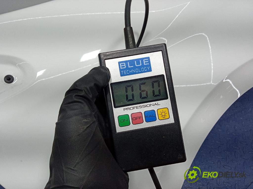 Peugeot 208 2017 blatník Predné v pravo: