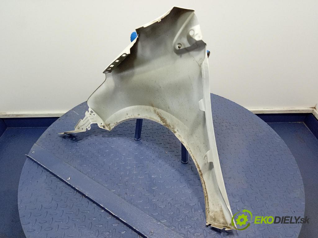 Peugeot 208 2017 blatník Predné v pravo: 
