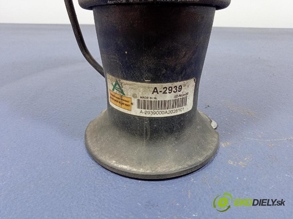 Citroen C4 picasso 2010 airbag Pozastavenia: A-2939