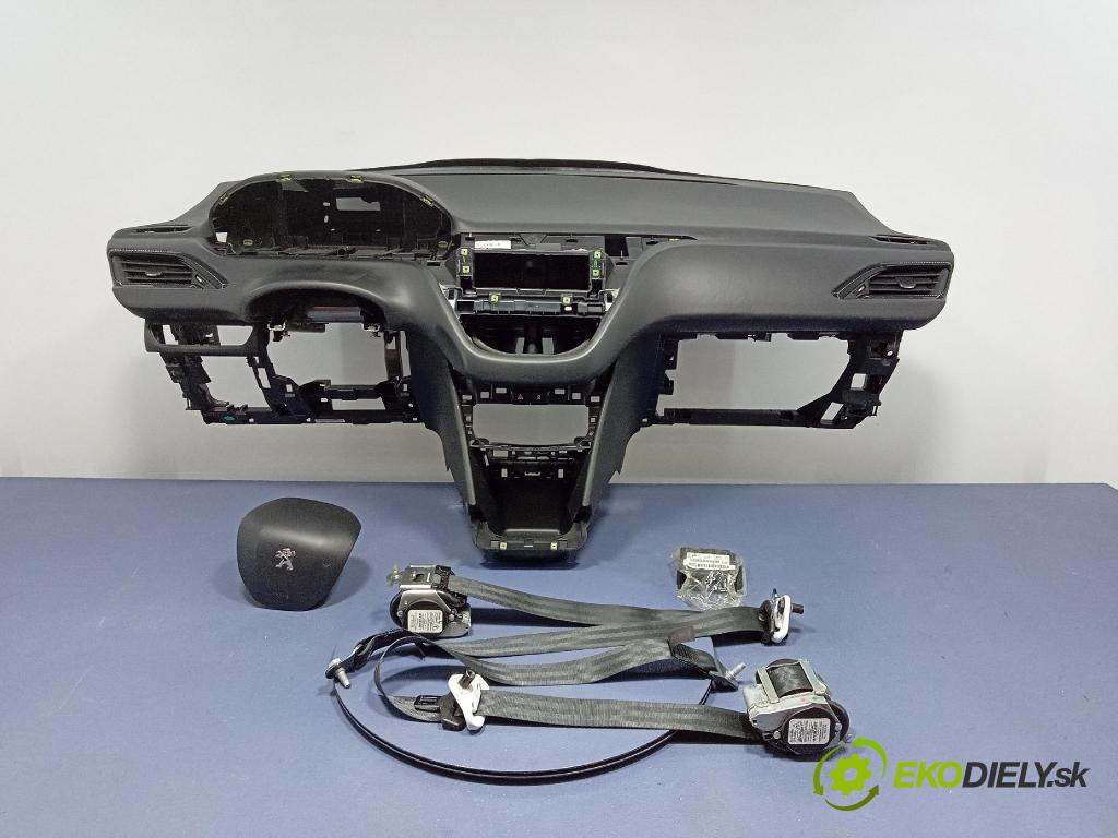 Peugeot 208 2017 kokpit,pristrojová doska 96746579ZD