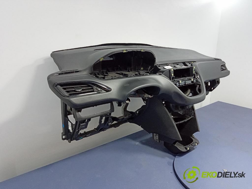 Peugeot 208 2017 kokpit,pristrojová doska 96746579ZD