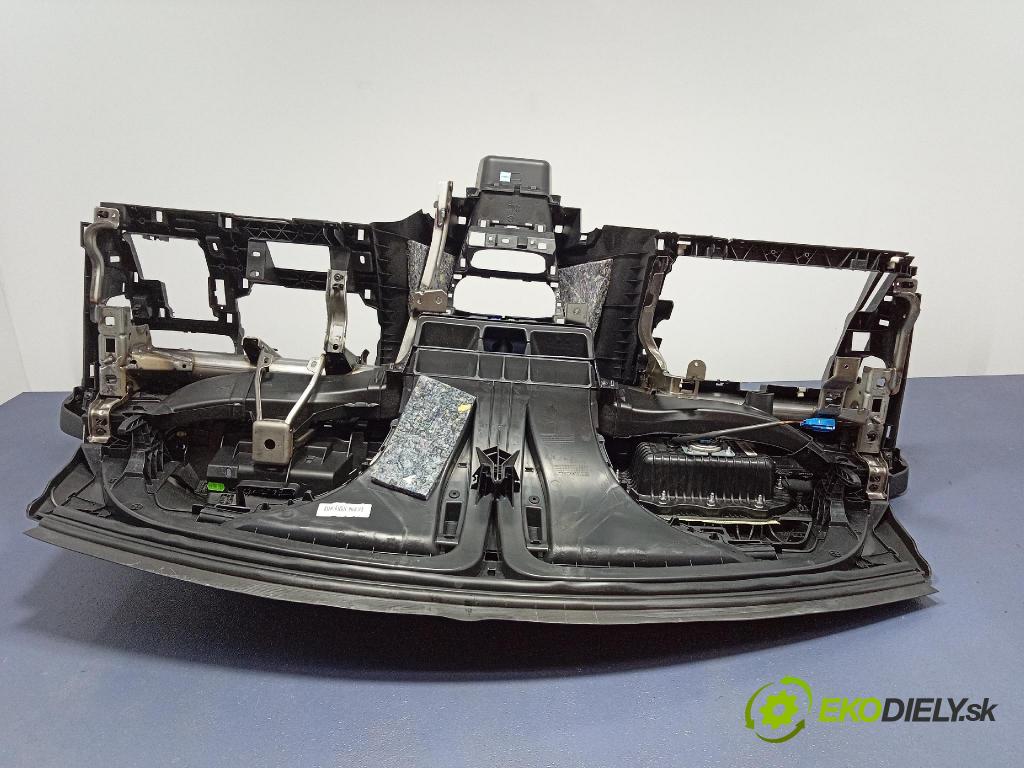 Peugeot 208 2017 kokpit,pristrojová doska 96746579ZD