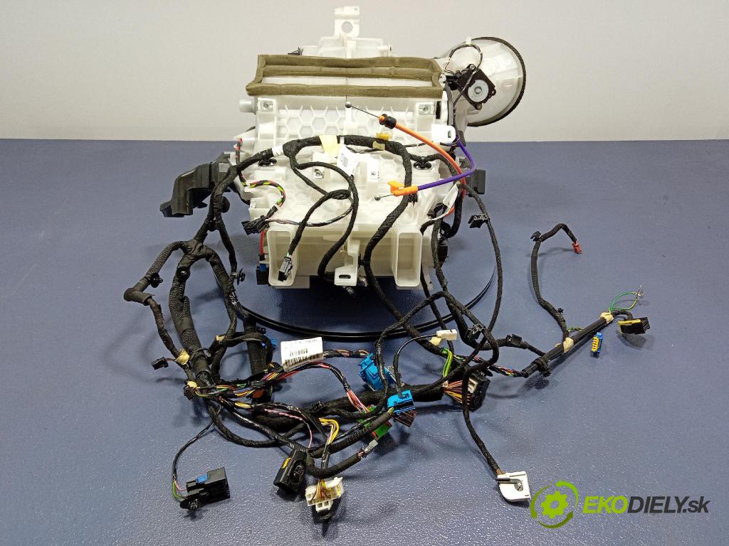 Peugeot 208 2017 radiator 98194325ZD