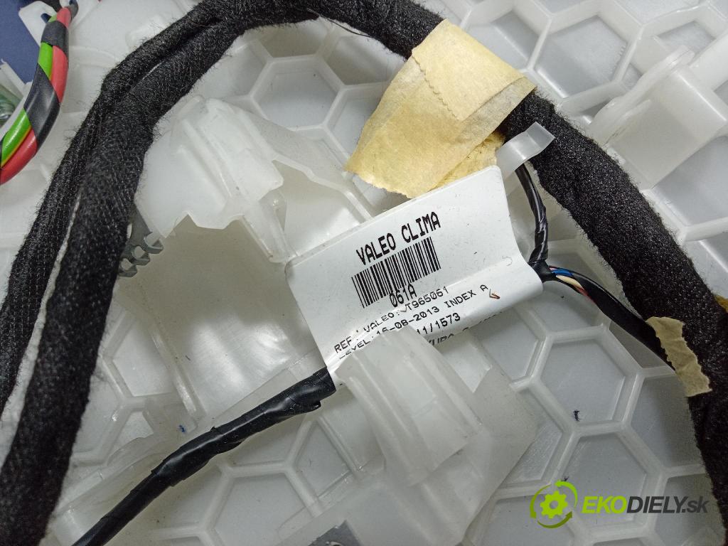 Peugeot 208 2017 radiator 98194325ZD