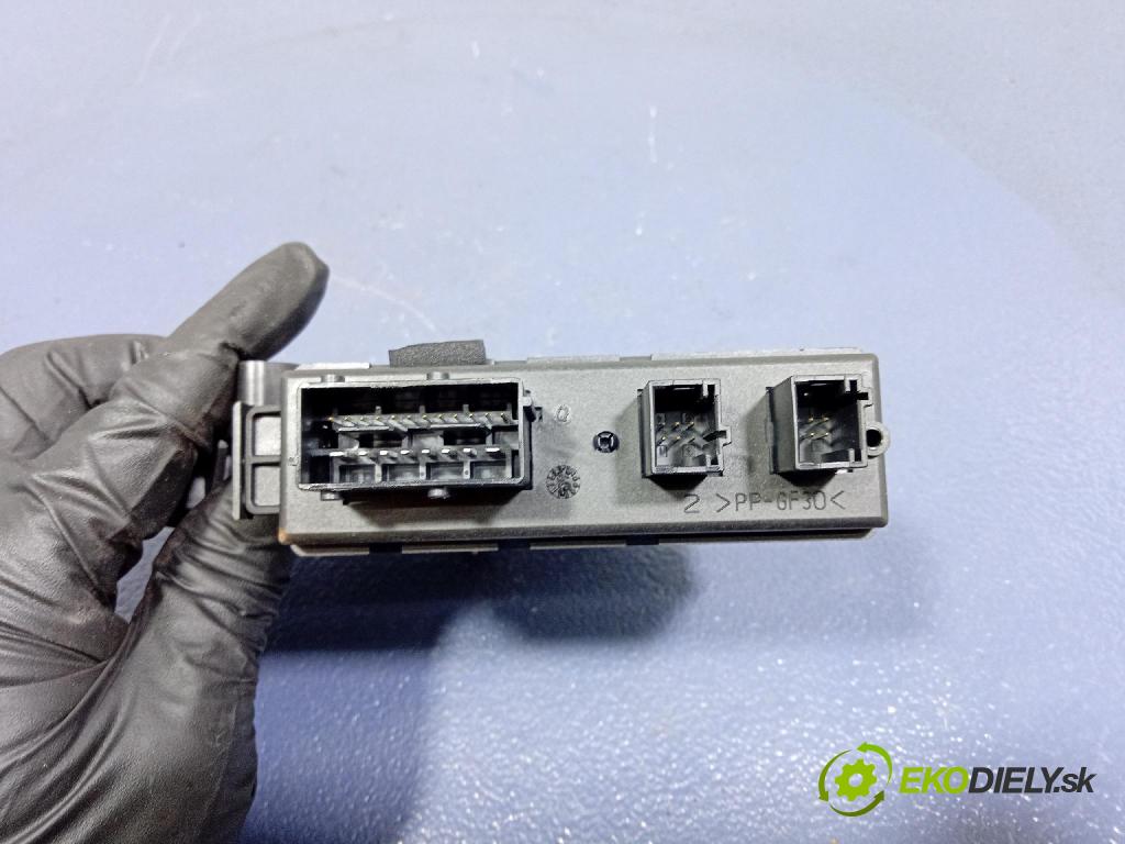 Citroen C4 picasso 2010 mechanizmus okna Okná: Predné Vľavo: 9682495680