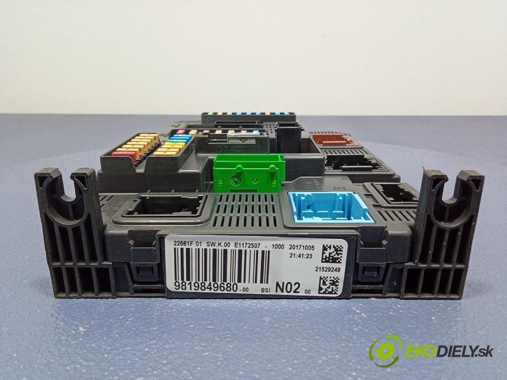 Peugeot 208 2017 skrinka Poistky: 9819849680