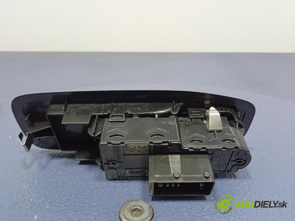 Peugeot 208 2017 prepínač Okná: 96751127ZD