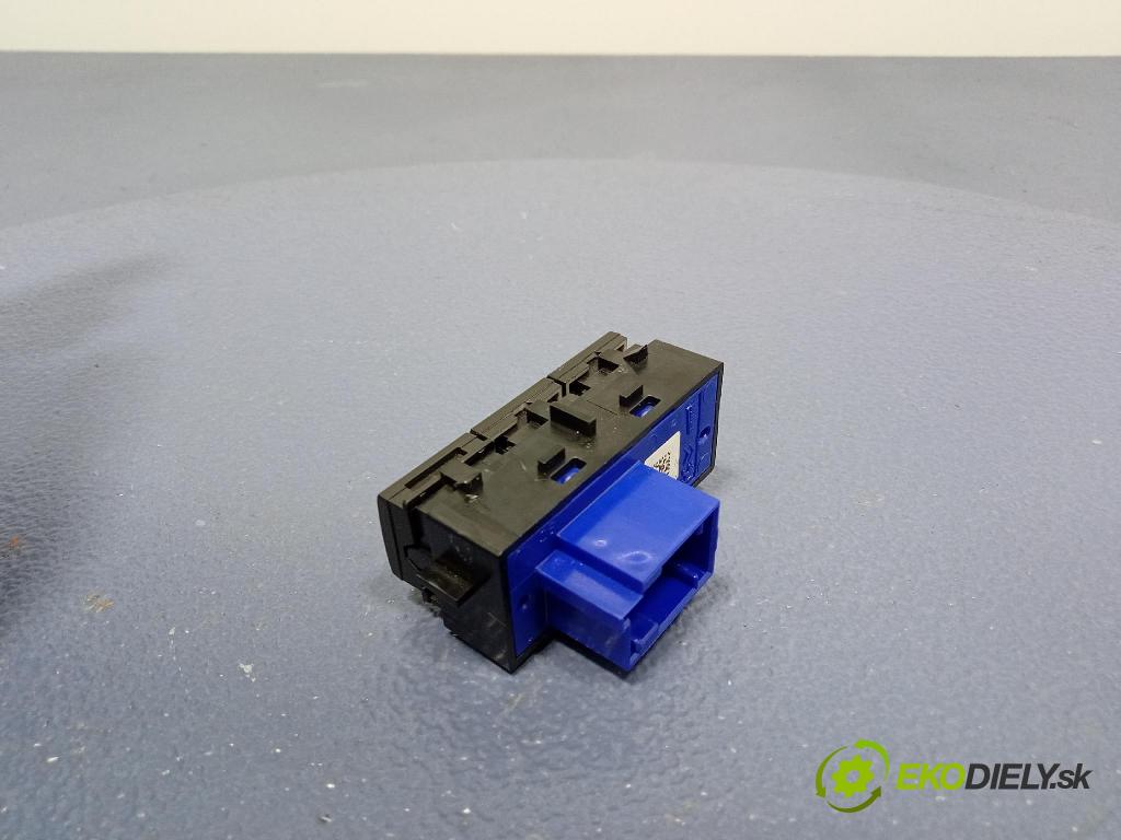 Peugeot 208 2017 prepínač 96750115ZD