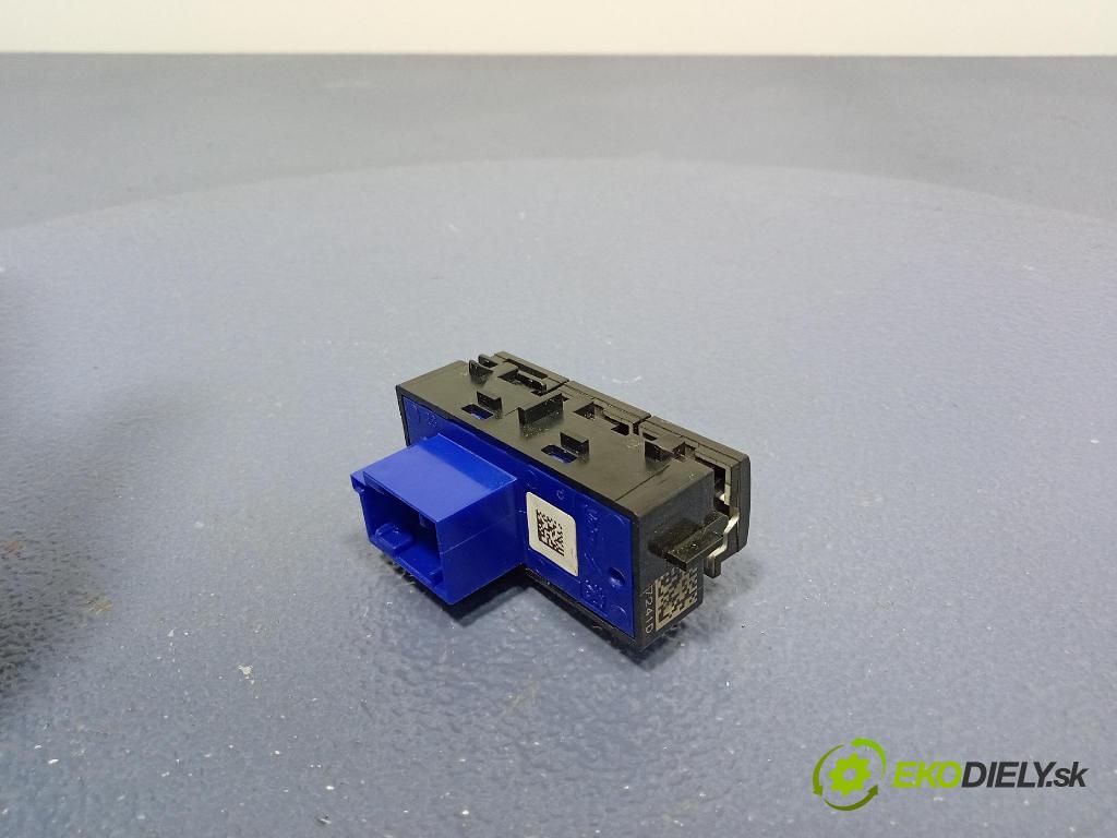 Peugeot 208 2017 prepínač 96750115ZD