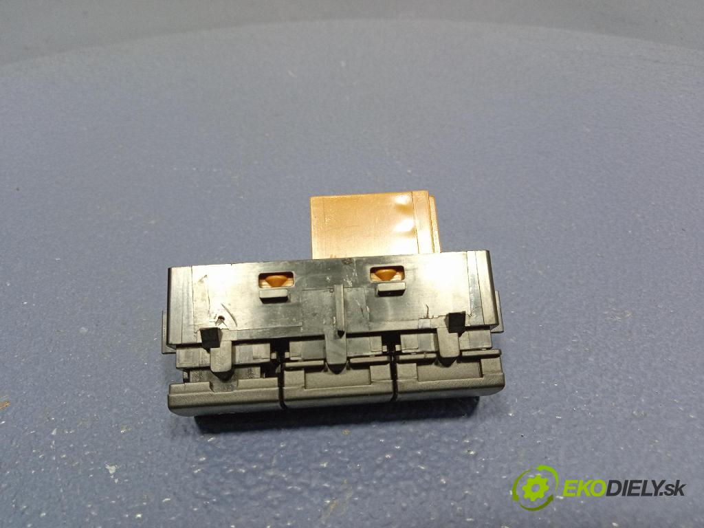 Peugeot 208 2017 prepínač 98029929ZD