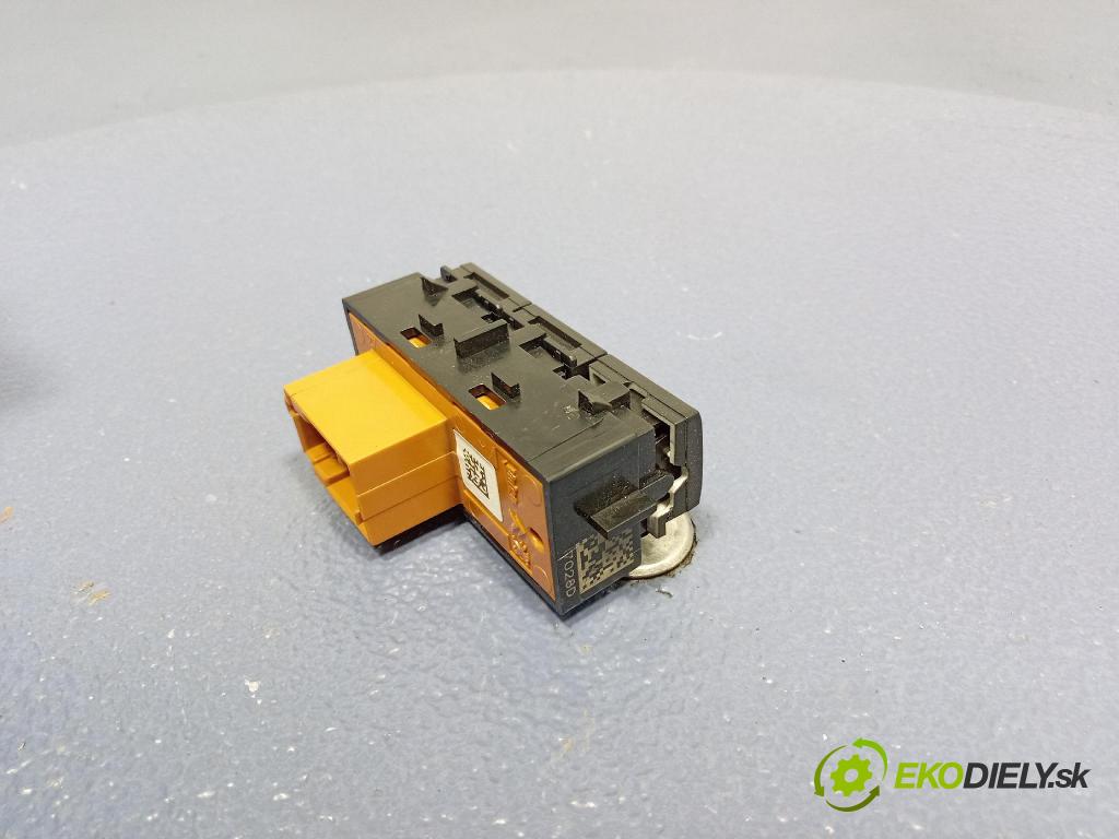 Peugeot 208 2017 prepínač 98029929ZD