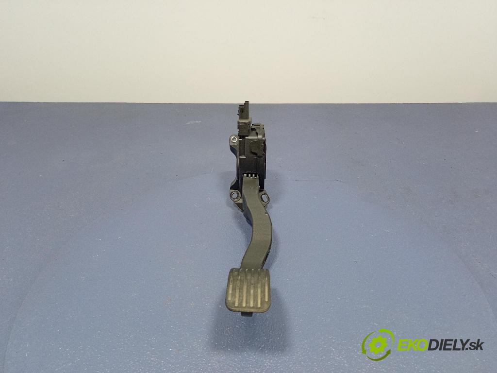 Peugeot 208 2017 pedal Plyn: 9671433780