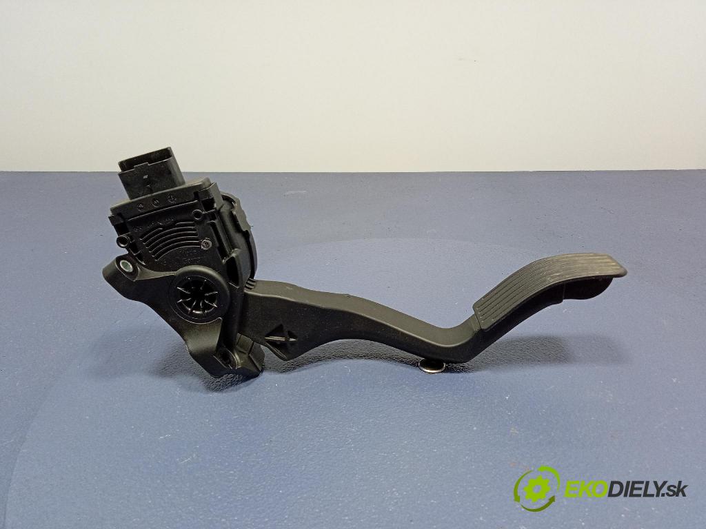 Peugeot 208 2017 pedal Plyn: 9671433780