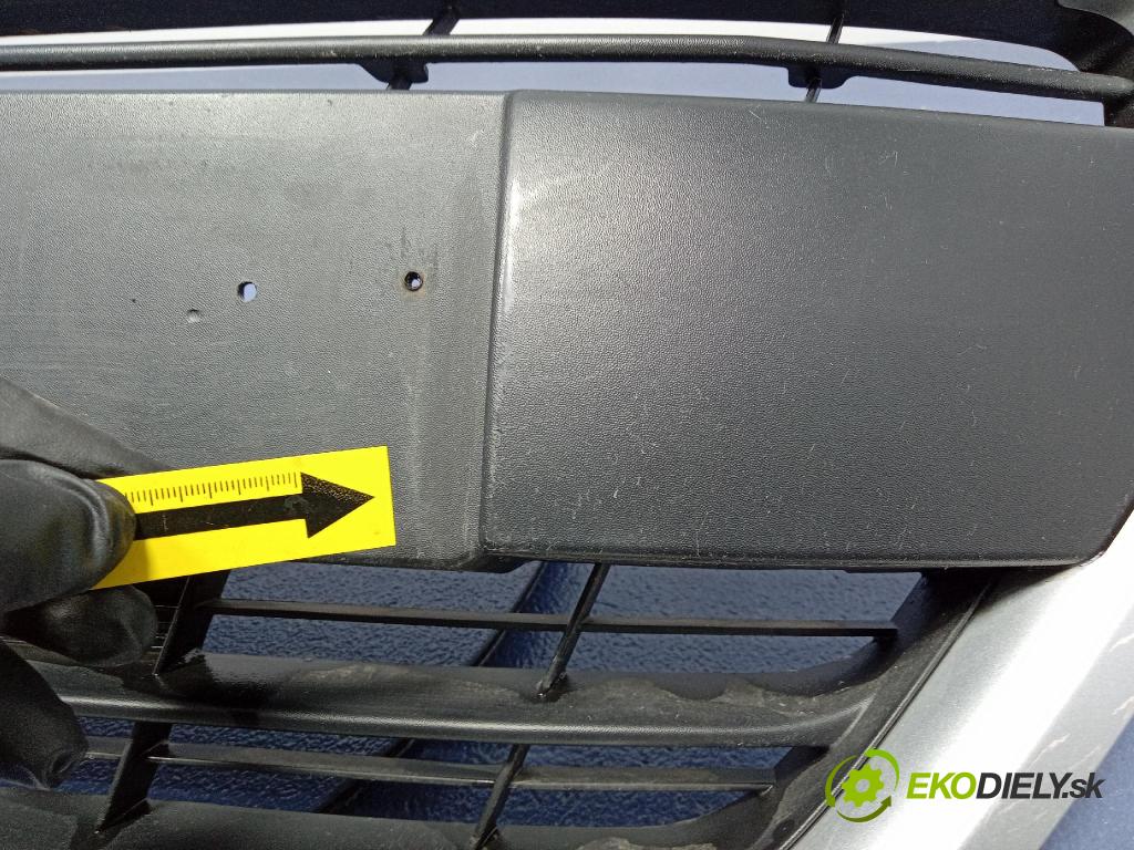 Peugeot 208 2017 miežka / Gril: 9810920180