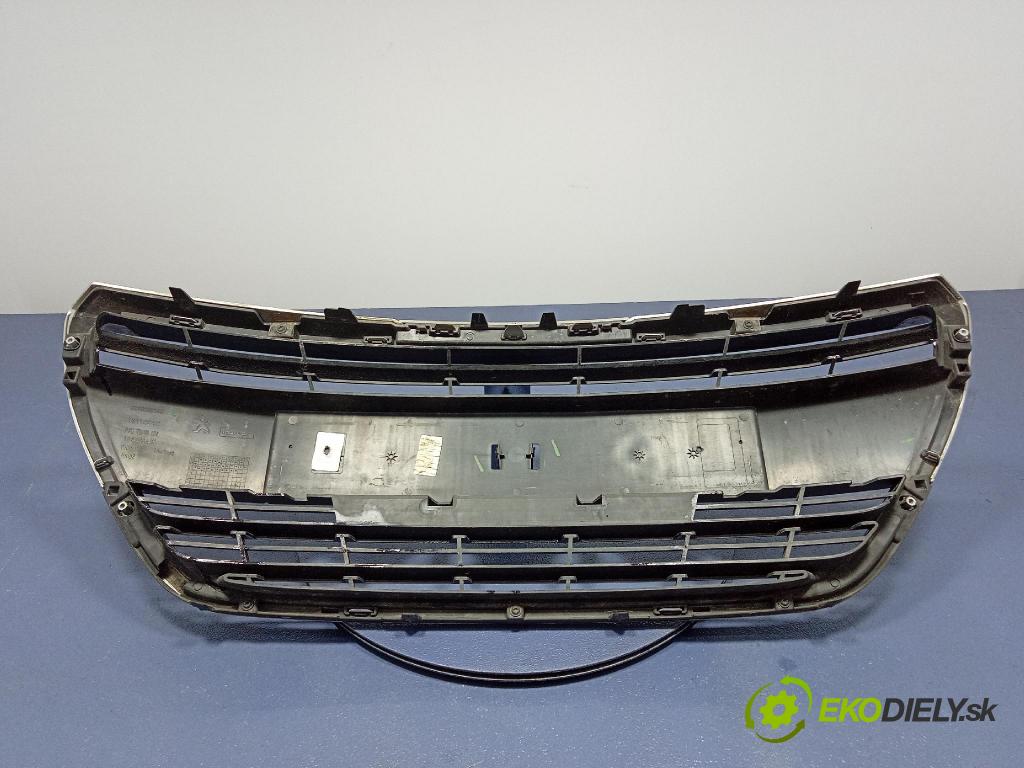 Peugeot 208 2017 miežka / Gril: 9810920180