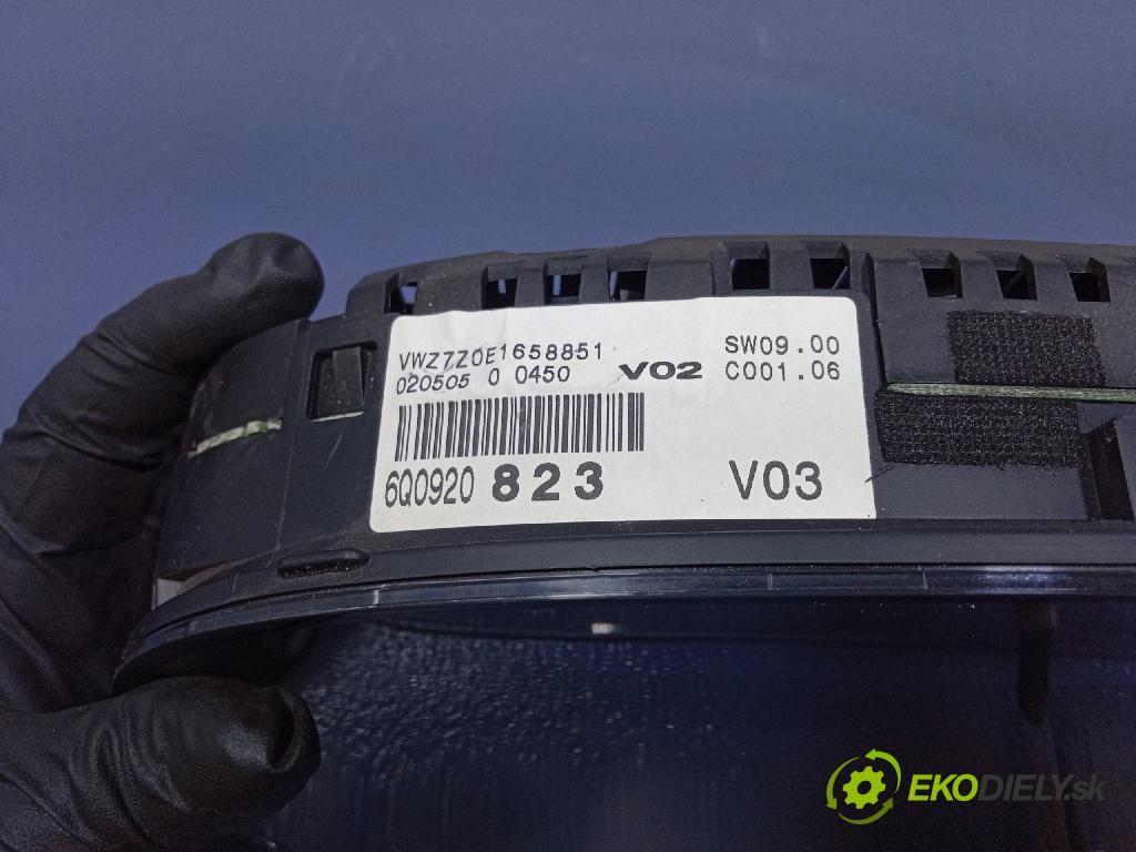 Vw Polo 2006 prístrojovka/ budíky 6Q0920823