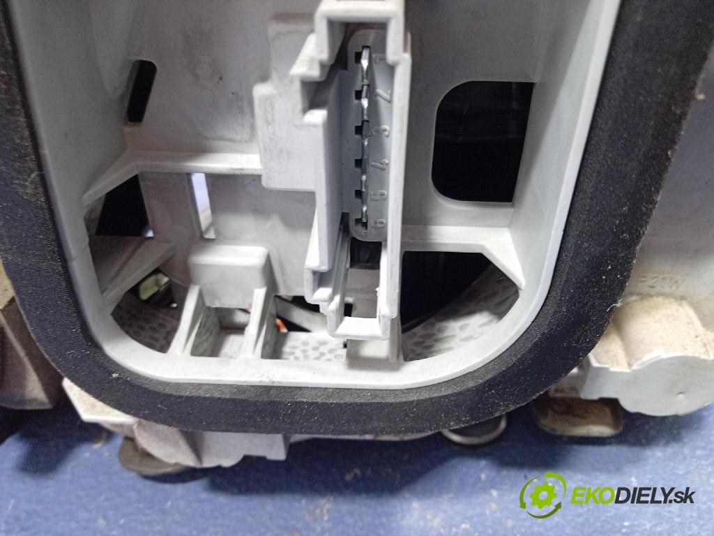 Vw Polo 2006 svetlo / reflektor zad Prava: Vonkajsia: 6Q6945096M