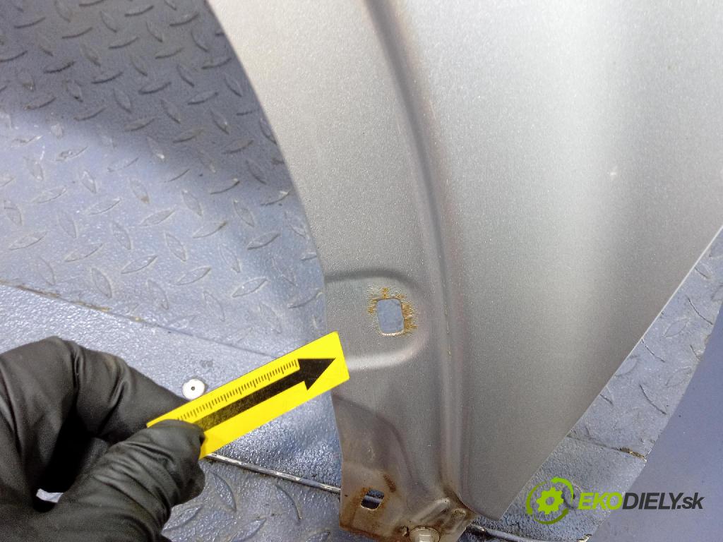 Honda Cr-v 2004 blatník Predné Vľavo: