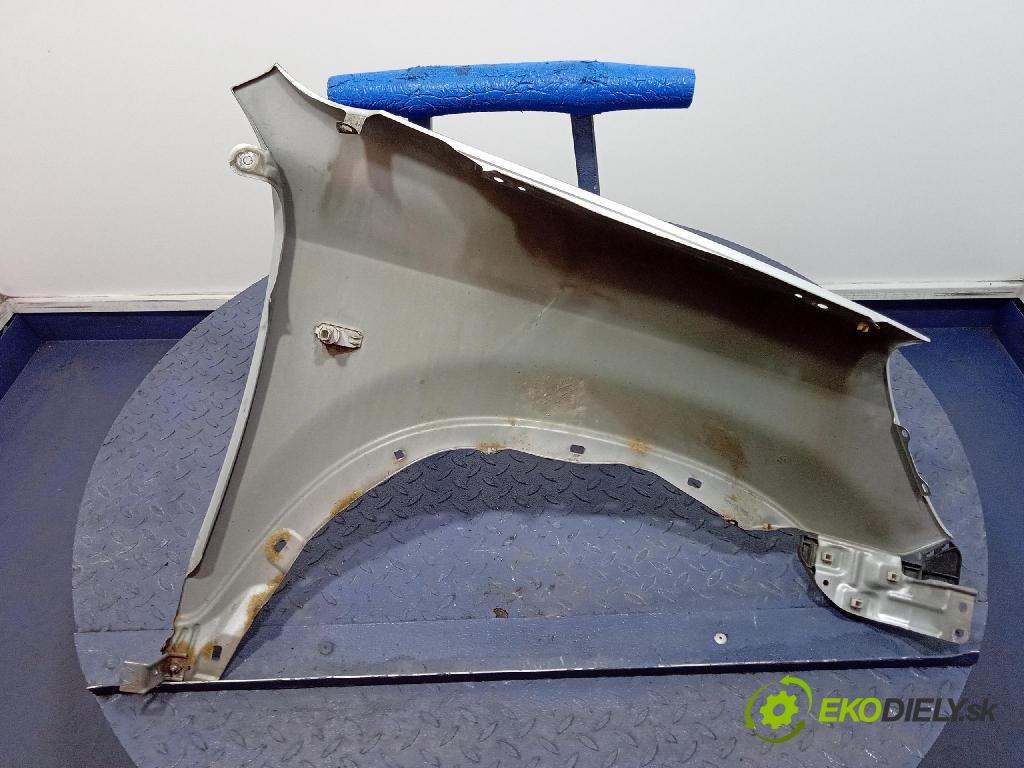 Honda Cr-v 2004 blatník Predné Vľavo: