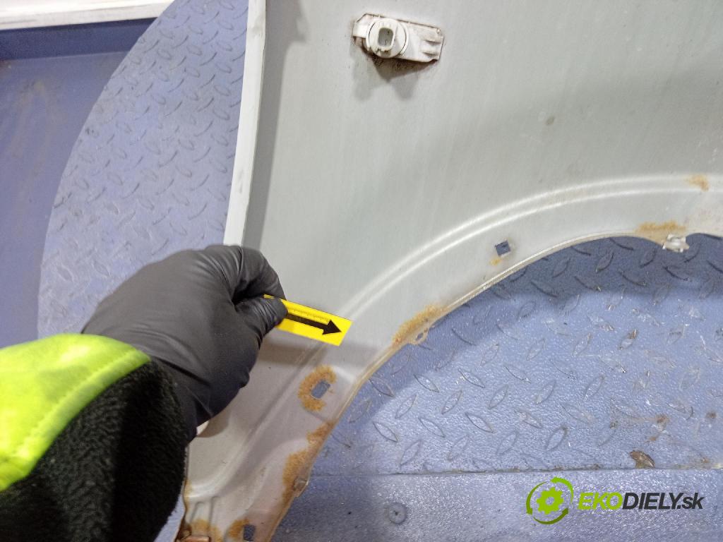 Honda Cr-v 2004 blatník Predné Vľavo: 