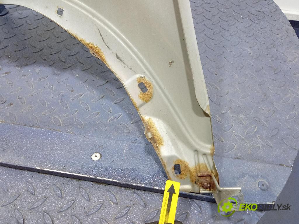 Honda Cr-v 2004 blatník Predné v pravo: