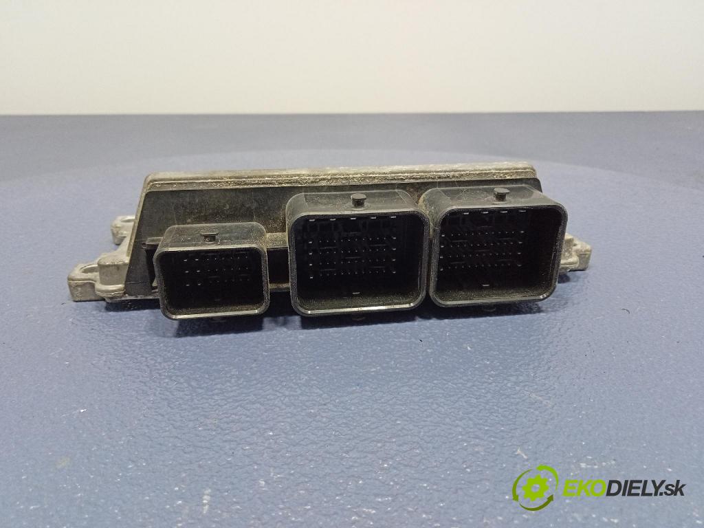 Peugeot 208 2017 riadiaca jednotka Motor: 9811545080