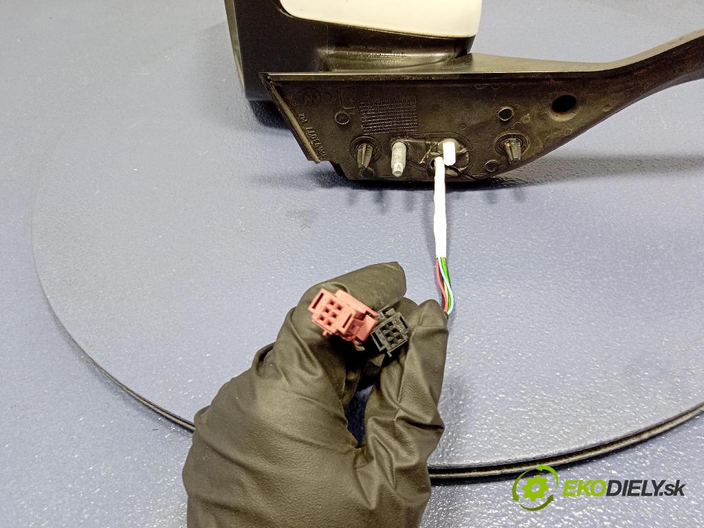 Peugeot 208 2017 zrkadlo Vľavo: 232673077