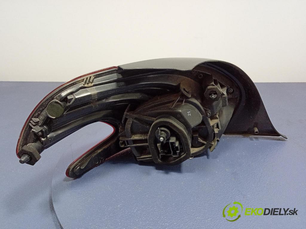 Peugeot 208 2017 svetlo / reflektor zad Prava: Vonkajsia: 9825601180