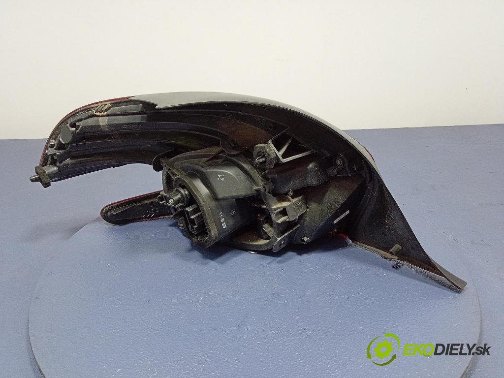 Peugeot 208 2017 svetlo / reflektor zad Prava: Vonkajsia: 9825601180