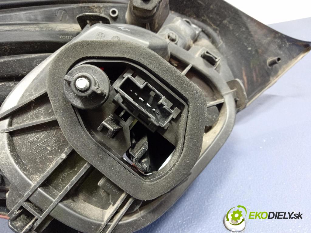 Peugeot 208 2017 svetlo / reflektor zad Prava: Vonkajsia: 9825601180