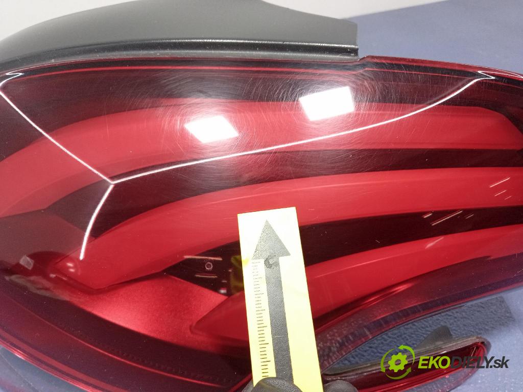 Peugeot 208 2017 svetlo / reflektor zad Prava: Vonkajsia: 9825601180