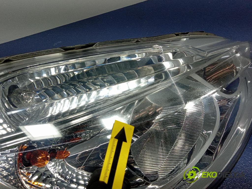 Peugeot 208 2017 Reflektor: v pravo: 9802221280