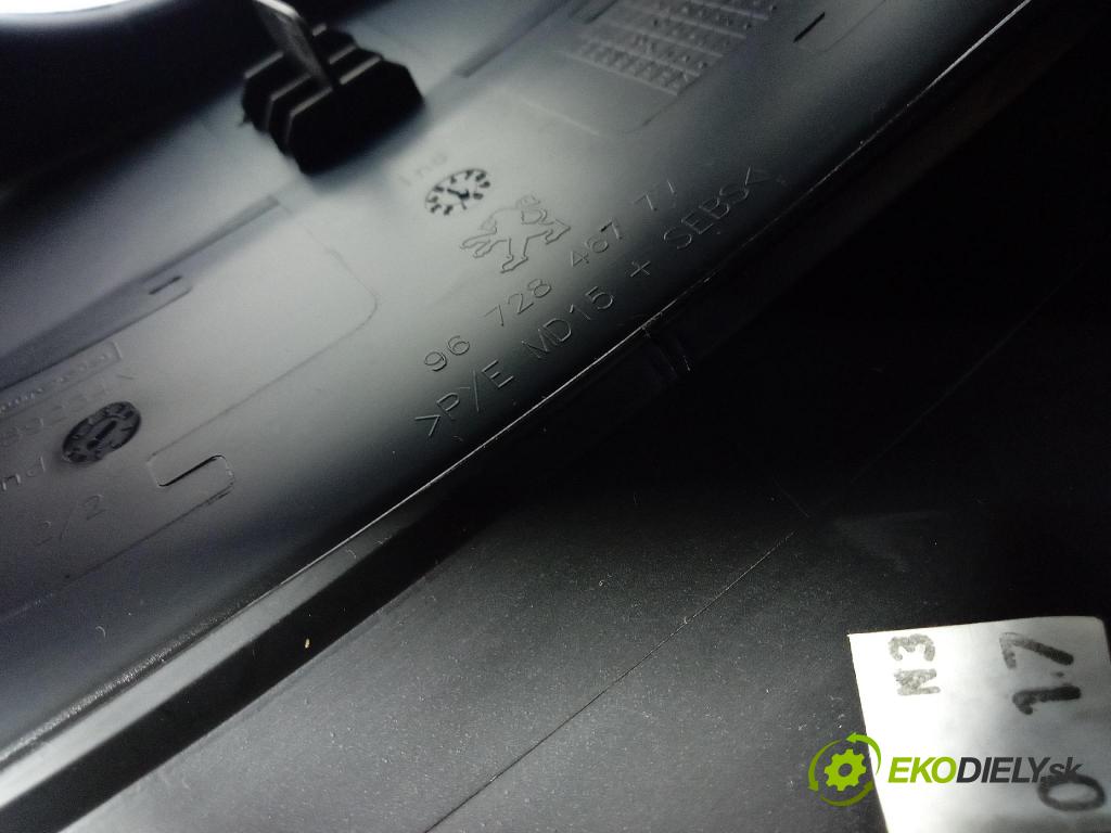 Peugeot 208 2017 kryt Plast: Interiéry: 9672846777