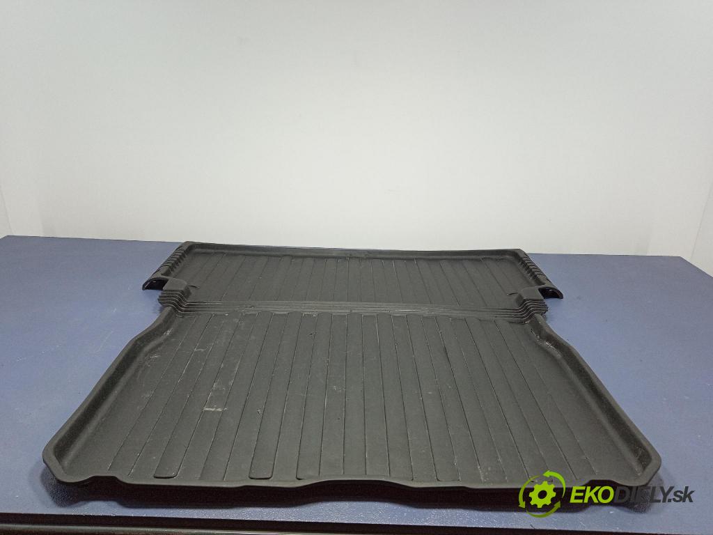 Peugeot 208 2017 koberec do auta 9819623180