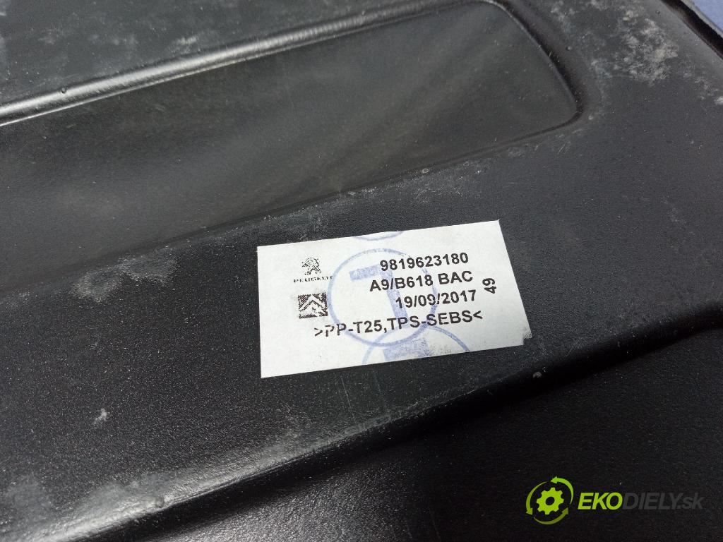 Peugeot 208 2017 koberec do auta 9819623180