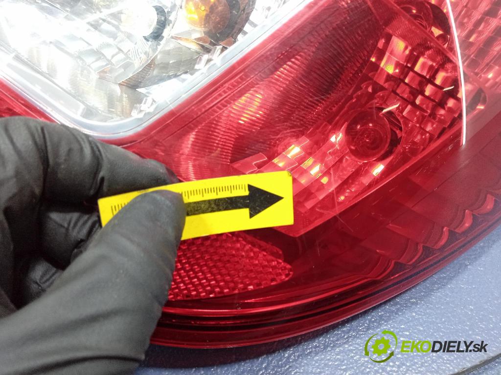 Opel Corsa 2007 svetlo / reflektor zad Prava: Vonkajsia: 13188046
