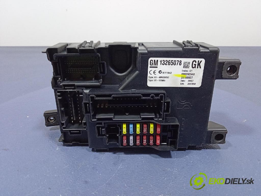 Opel Corsa 2007 riadiaca jednotka Motor: 55557933