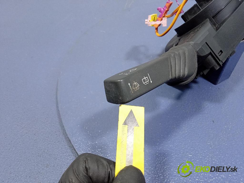 Opel Zafira 2006 prepínač Komplex: 13250229GL