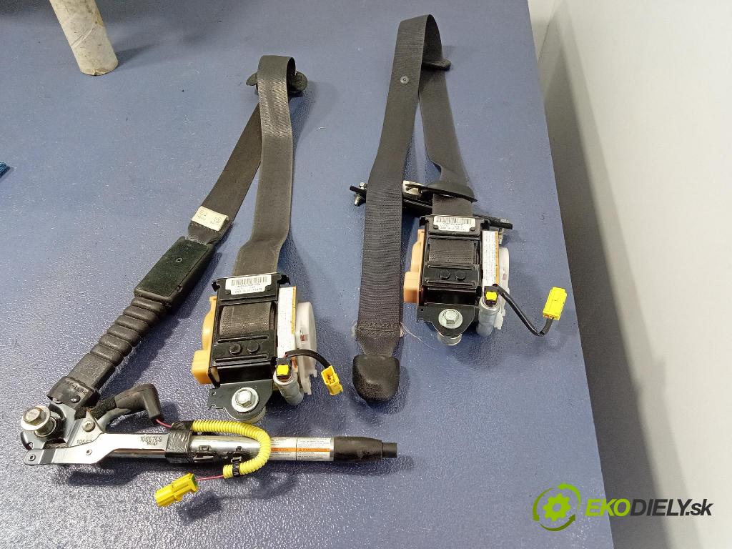 Honda Accord 2008 kokpit,pristrojová doska