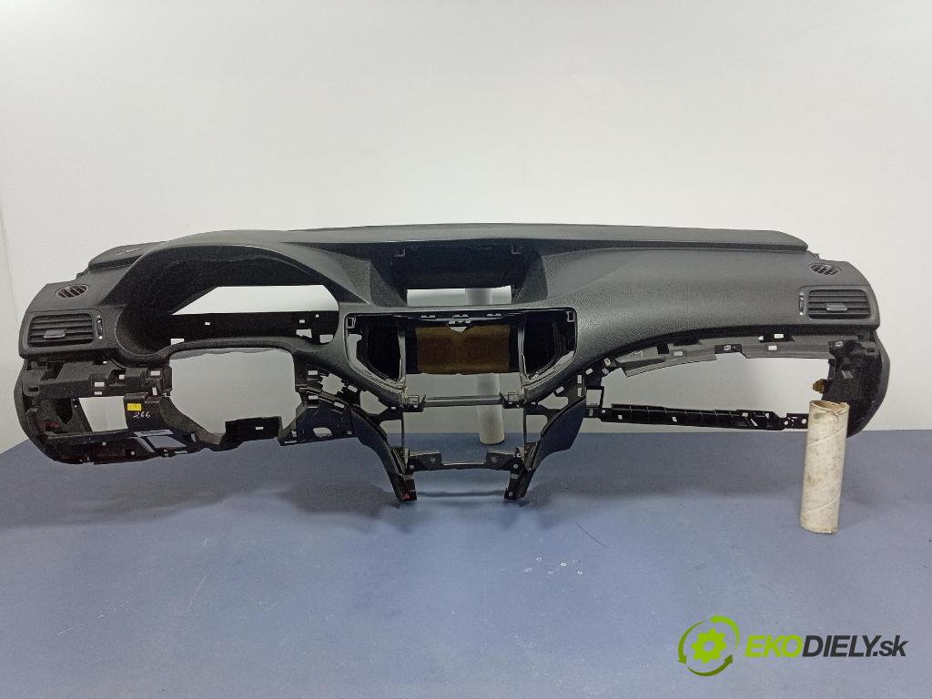 Honda Accord 2008 kokpit,pristrojová doska