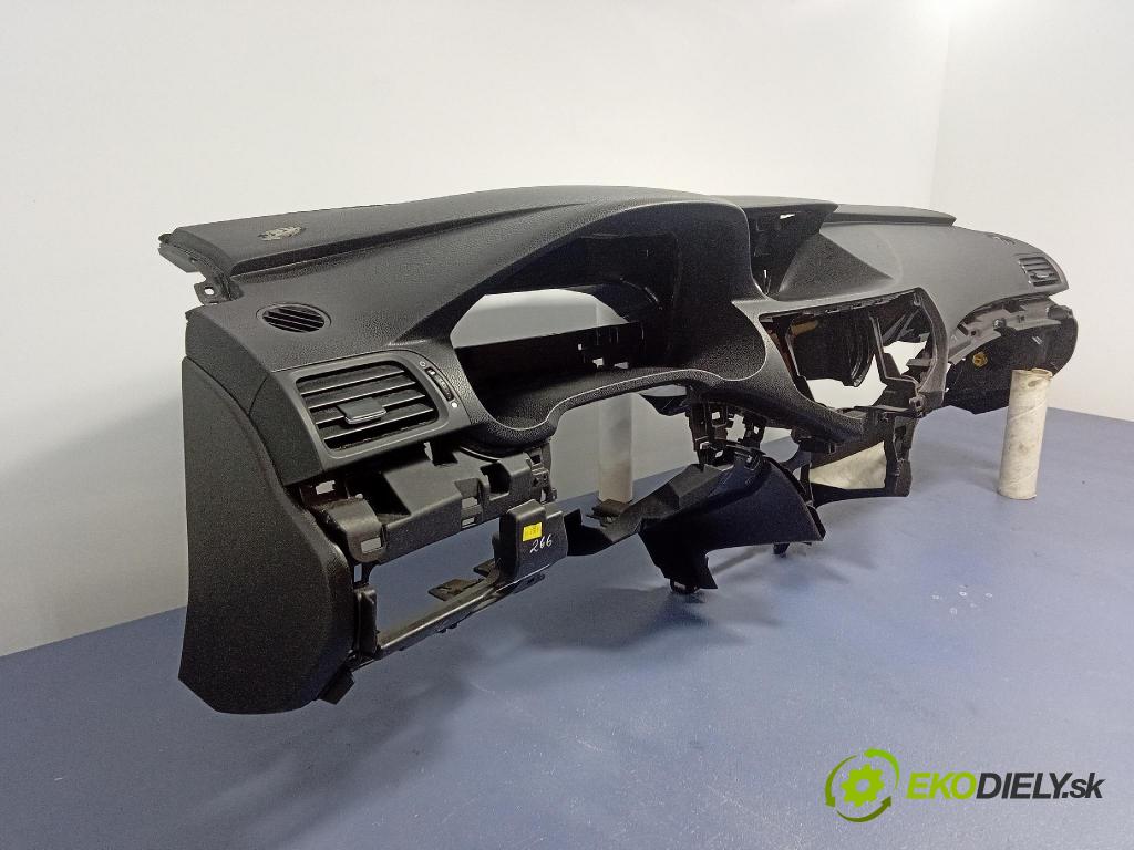 Honda Accord 2008 kokpit,pristrojová doska 