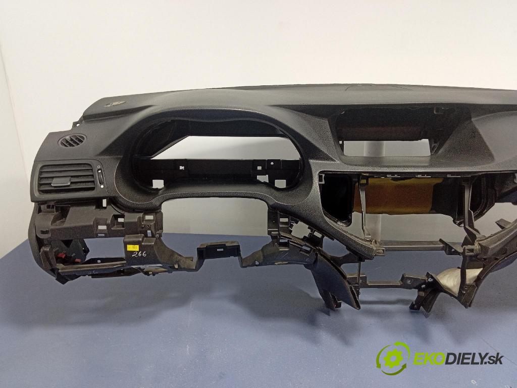 Honda Accord 2008 kokpit,pristrojová doska