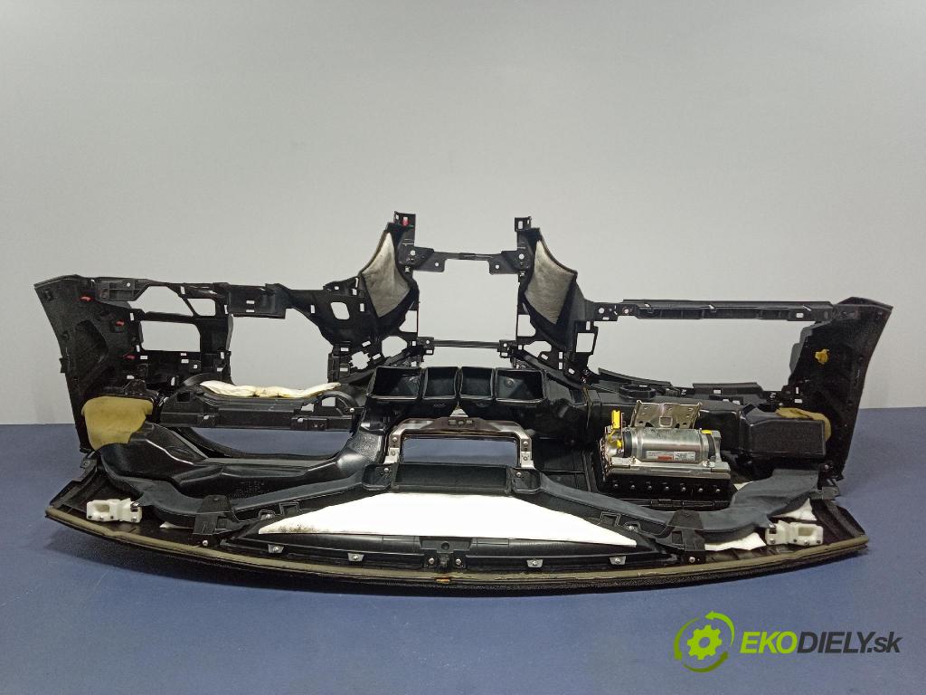 Honda Accord 2008 kokpit,pristrojová doska