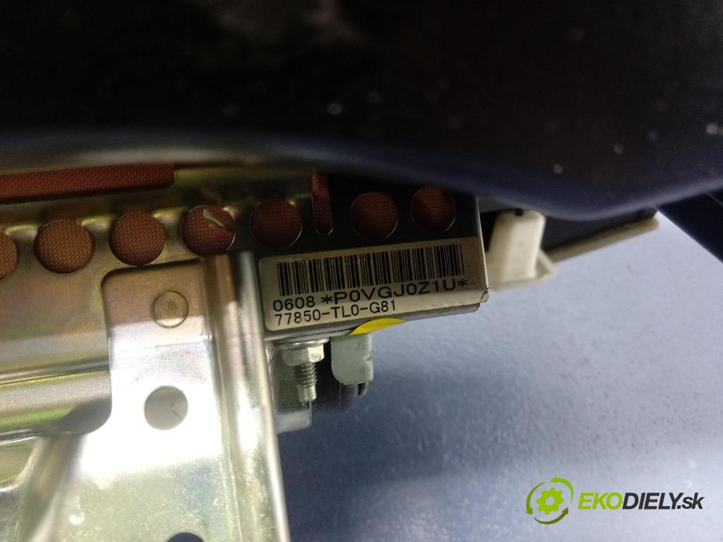 Honda Accord 2008 kokpit,pristrojová doska