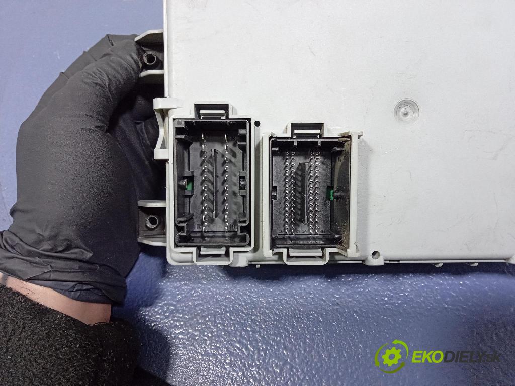 Peugeot Bipper 2008 skrinka Poistky: 01353007080