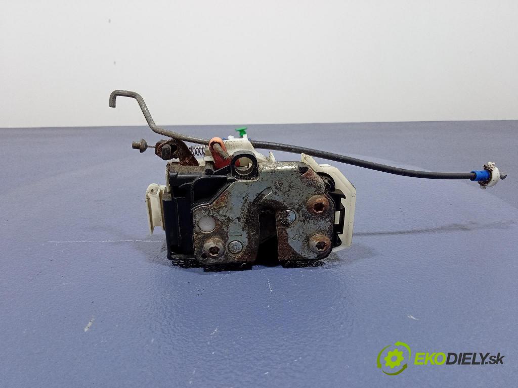 Peugeot Bipper 2008 zámok dvere Predné Vľavo: