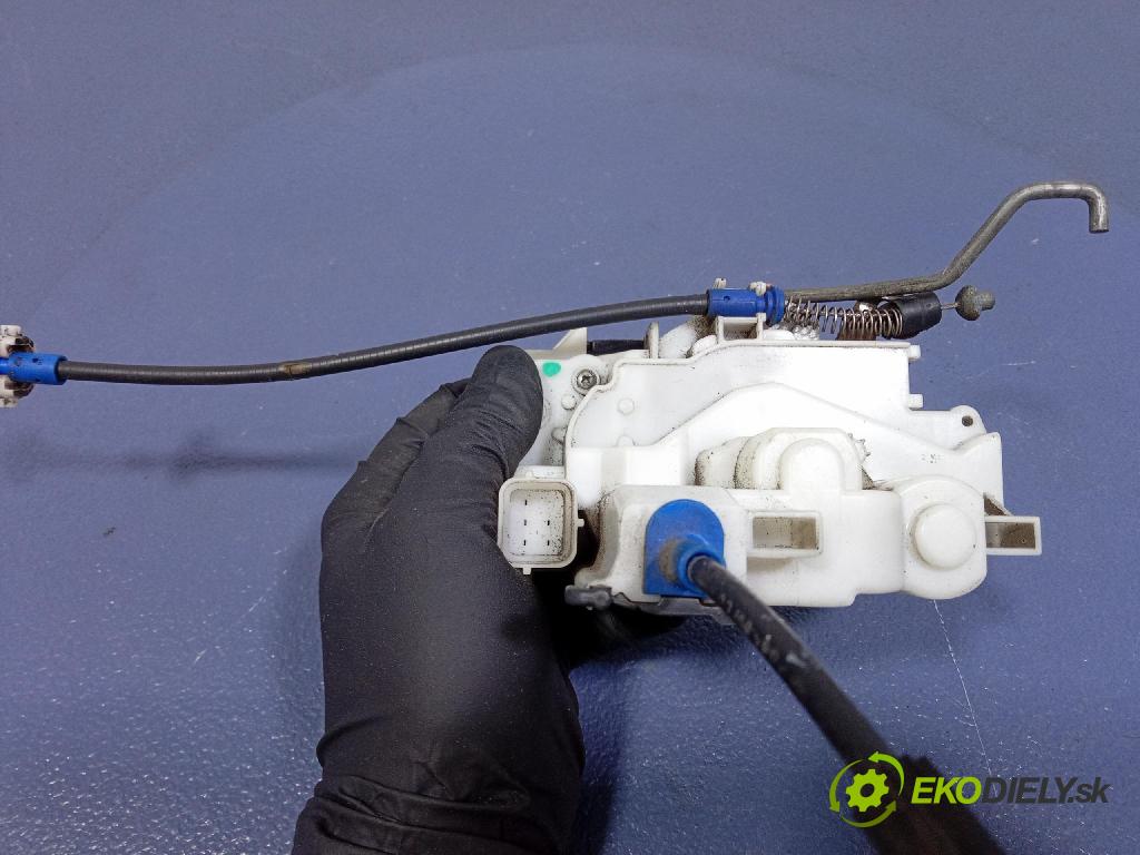 Peugeot Bipper 2008 zámok dvere Predné Vľavo: 