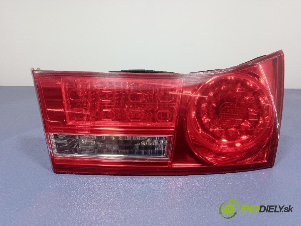 Honda Accord 2008 svetlo / reflektor zad Prava: Vnútri: P8129R