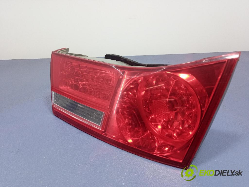 Honda Accord 2008 svetlo / reflektor zad Prava: Vnútri: P8129R