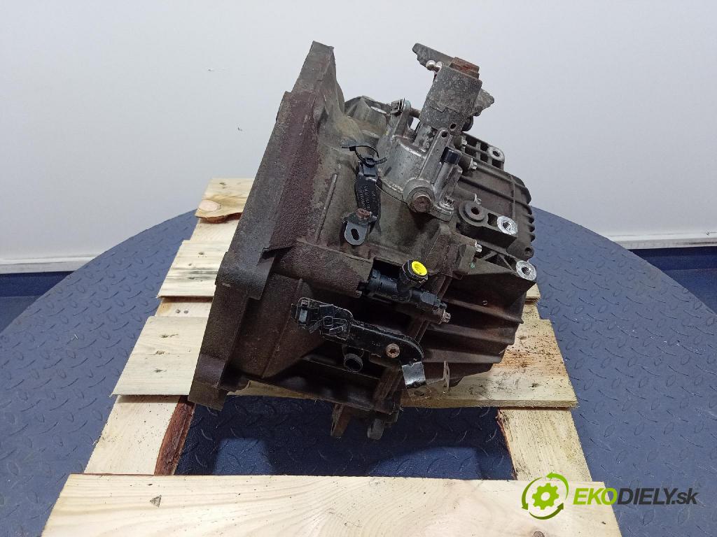 Opel Zafira 2006 prevodovka Manualna M32